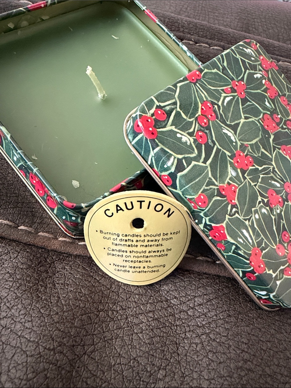 Holiday Tin Candle - Green Wax with Festive Berry Pattern